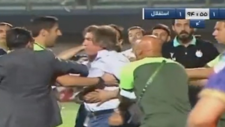 Σα Πίντο: Επιτέθηκε σε διαιτητές και αντιπάλους μετά την αποβολή του σε ματς στο Ιράν (vid)