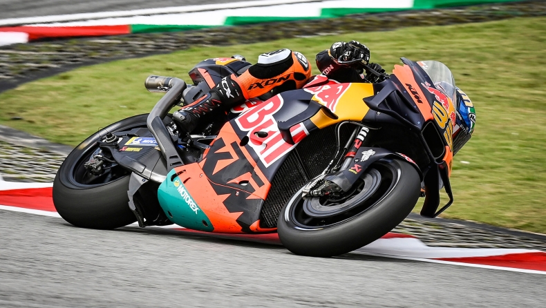 MotoGP, Μαλαισία: Ο Μπίντερ ταχύτερος, η βροχή βάζει... δύσκολα στον Μπανάια