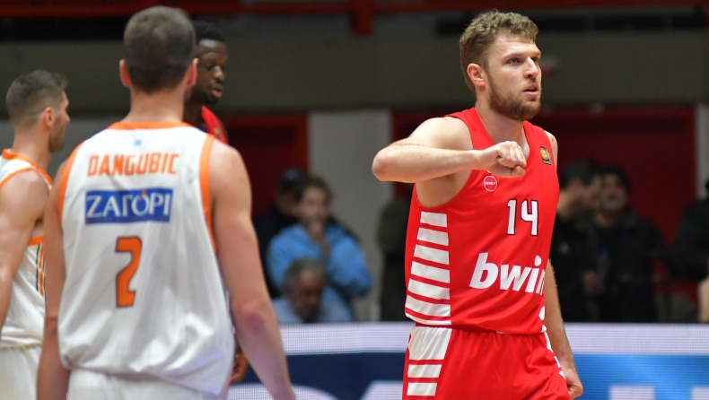 Βεζένκοβ: MVP της εβδομάδας και στην Basket League (vid)