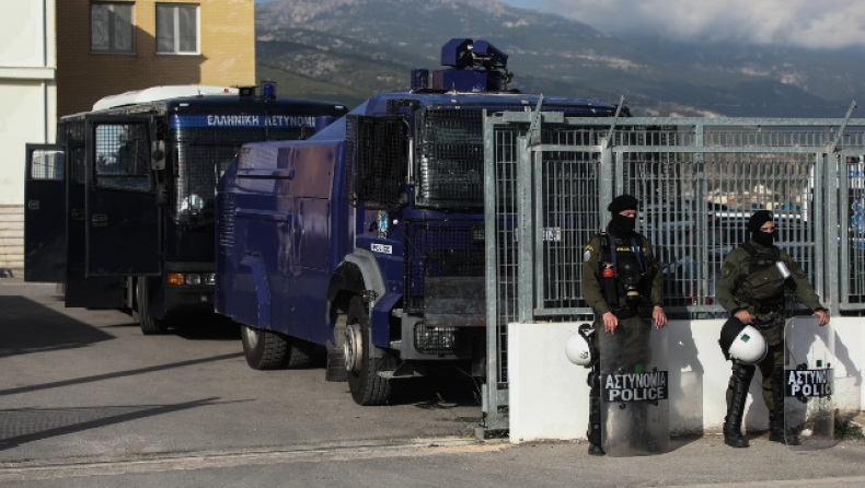 Τρεις συλλήψεις από την επιχείρηση της αστυνομίας στη Δυτική Αττική