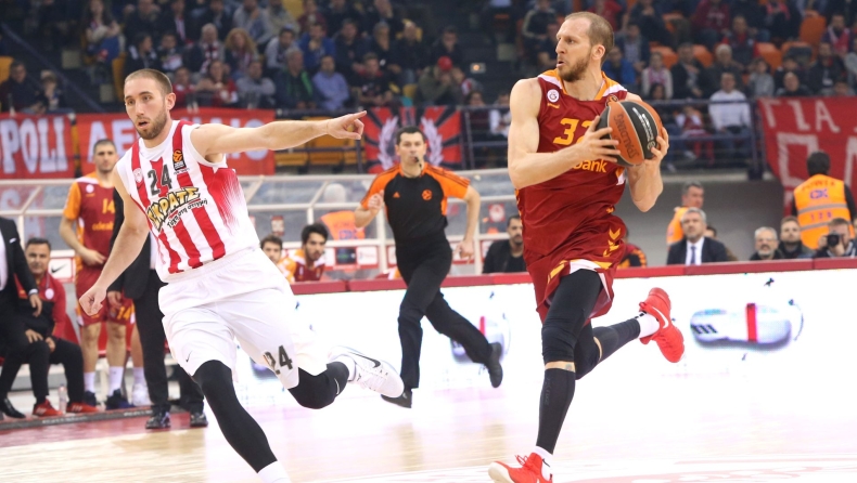 Γκιουλέρ: Κόβει το μπάσκετ στα 39 του ο Τούρκος γκαρντ (vid)