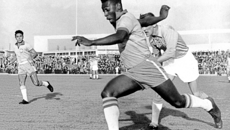 Ρομπέρτο Κάρλος: «Ο κόσμος του ποδοσφαίρου ευχαριστεί τον βασιλιά Πελέ»
