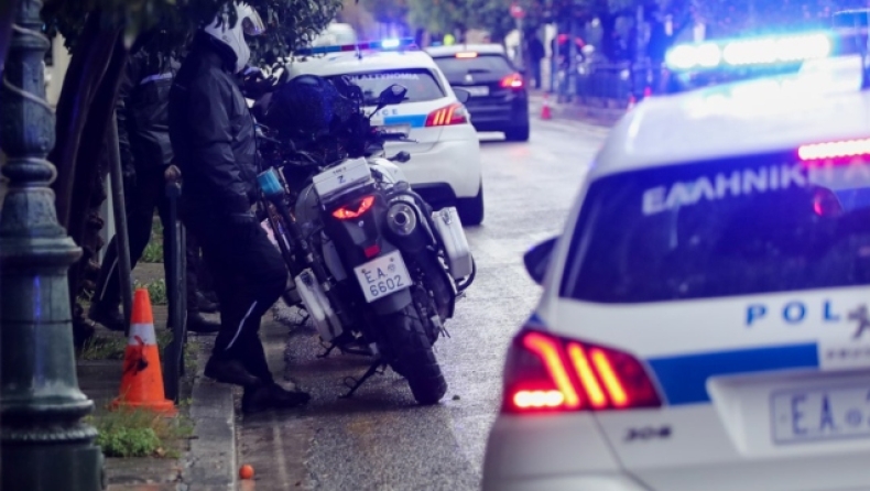 Ένοπλη ληστεία στη Rolex, στο κέντρο της Αθήνας, με λεία χιλιάδων ευρώ (vid)