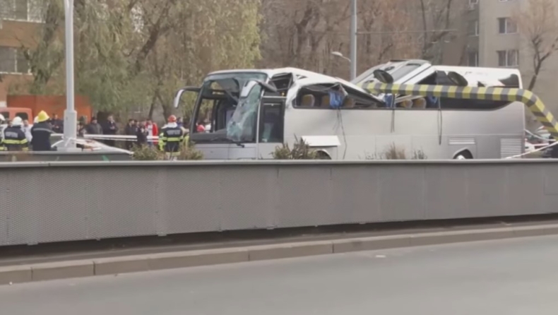 Τροχαίο με λεωφορείο στη Ρουμανία που επέβαιναν 47 Έλληνες: Ένας νεκρός, πολλοί τραυματίες (vid)