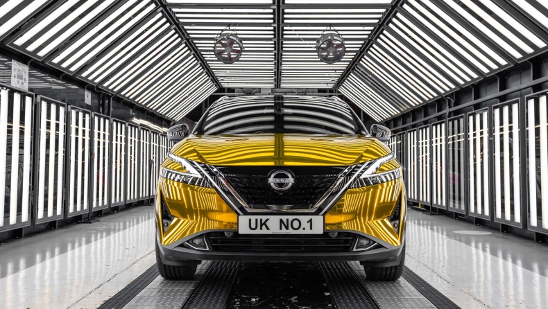 Nissan Qashqai: To έβαψαν χρυσό για να το γιορτάσουν