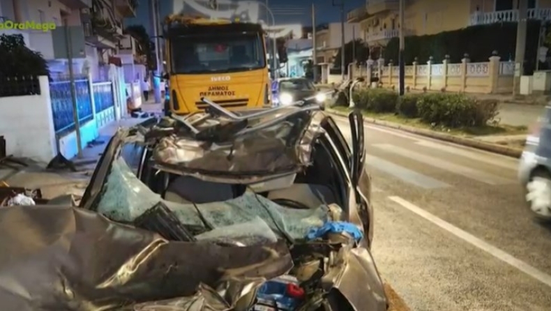 Φρικτό τροχαίο δυστύχημα στο Πέραμα: Αυτοκίνητο «απογειώθηκε» και έπεσε σε οροφή άλλου ΙΧ (vid)