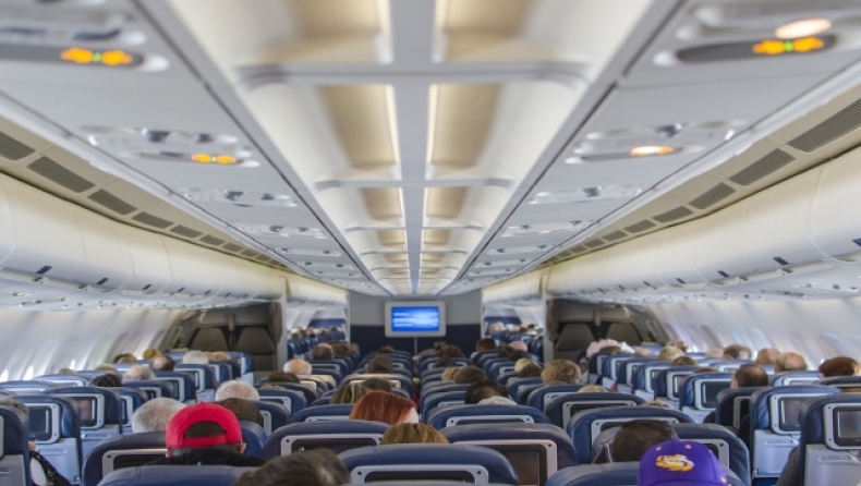 Εμπειρογνώμονας αποκαλύπτει τις χειρότερες θέσεις που μπορεί να καθίσει κανείς σε περίπτωση βλάβης του αεροσκάφους
