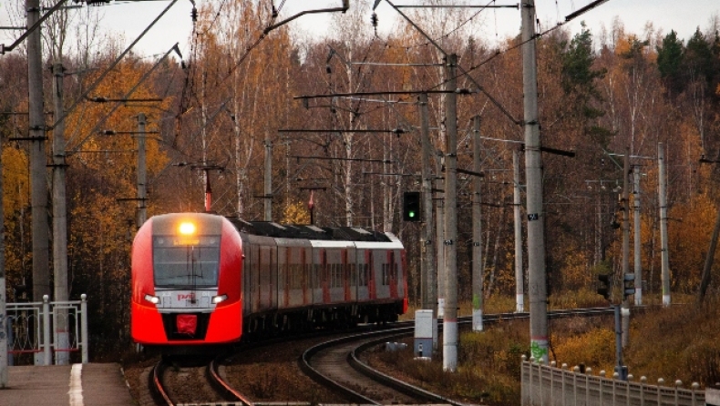 Στην Ισπανία παρήγγειλαν τρένα 260 εκατομμυρίων, αλλά δεν χωράνε στις σήραγγες