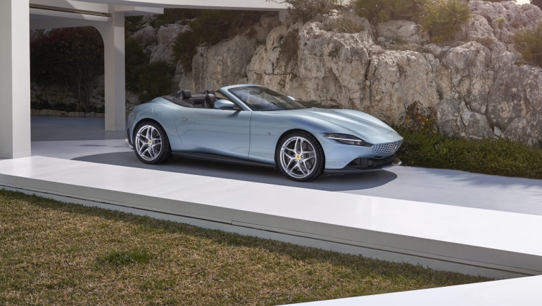 Ferrari Roma Spider: Πανέμορφη, είτε με ανοικτή είτε με κλειστή οροφή (vid)