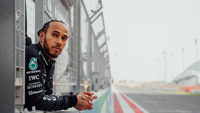 Formula 1, Χάμιλτον: «Οι δύο Red Bull θα είναι άπιαστες στον αγώνα»