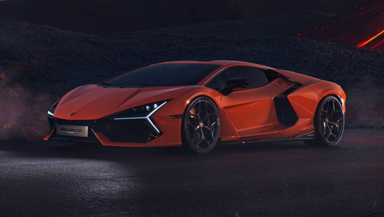 Η Lamborghini Revuelto έρχεται με 1.015 υβριδικά άλογα