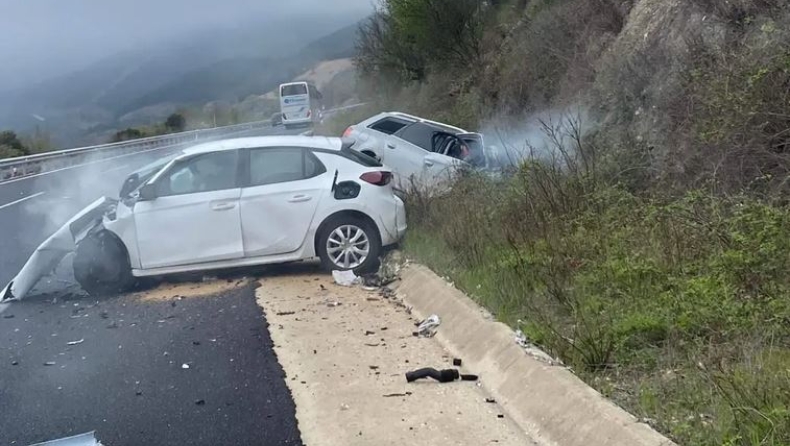 Πολύνεκρο δυστύχημα με μετανάστες στην Εγνατία Οδό: Πήγαινε στο αντίθετο ρεύμα για 7 χλμ και σκόρπισε τον θάνατο (vid)