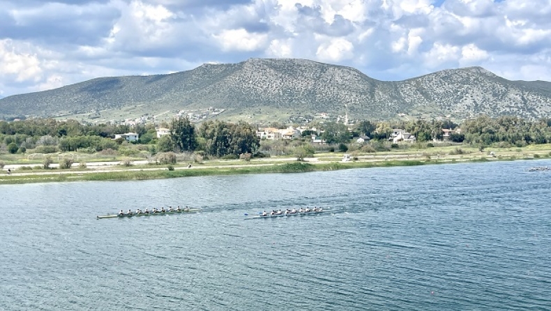 Πλανο από κωπηλασία στον Σχοινιά