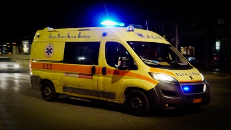 Τροχαίο στη Λεωφόρο Σχιστού με τραυματίες: Αυτοκίνητο έπεσε πάνω σε πεζούς