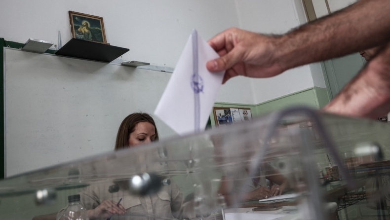 Η πρώτη εκτίμηση του υπουργείου Εσωτερικών: Παγιώνεται η μεγάλη διαφορά ΝΔ-ΣΥΡΙΖΑ, πέντε κόμματα στη Βουλή (vid)