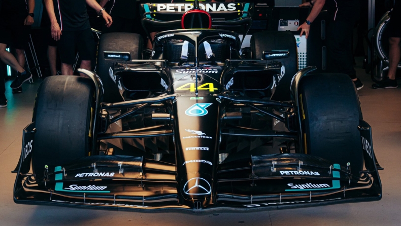 Formula 1: Ιδού η ανανεωμένη Mercedes W14 