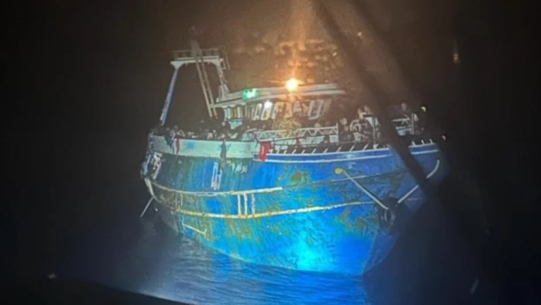 Ναυάγιο στην Πύλο: Νέα φωτογραφία από το μοιραίο σκάφος λίγο πριν βυθιστεί 