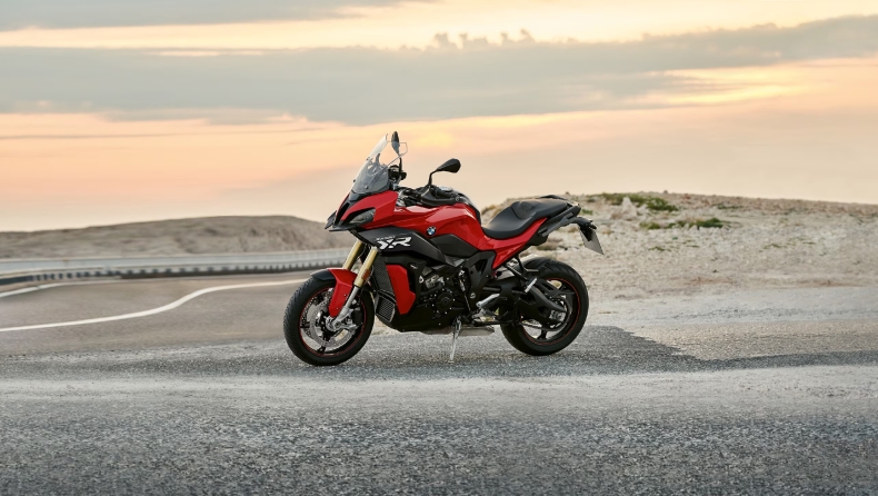 Η έκπληξη της BMW ονομάζεται M1000XR