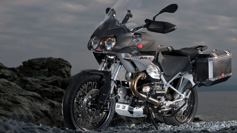 Ξεκίνησαν οι δοκιμές της Moto Guzzi V100 Stelvio