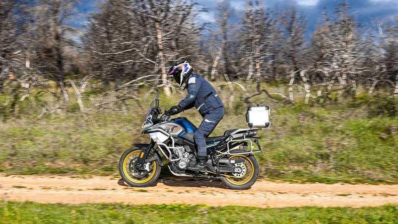 Test Ride CFMoto 800MT: Χαλίφης στη θέση του χαλίφη