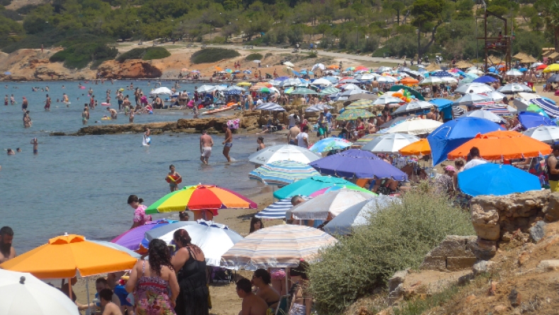 Συνελήφθη 66χρονος που φωτογράφιζε 18χρονη χωρίς τη συγκατάθεσή της σε παραλία