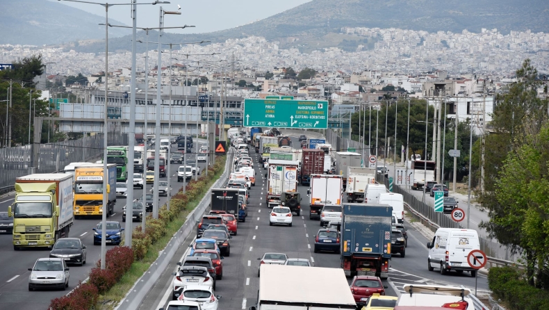 Γιατί έχει τόση κίνηση στην Αθήνα αυτόν τον Ιούλιο;