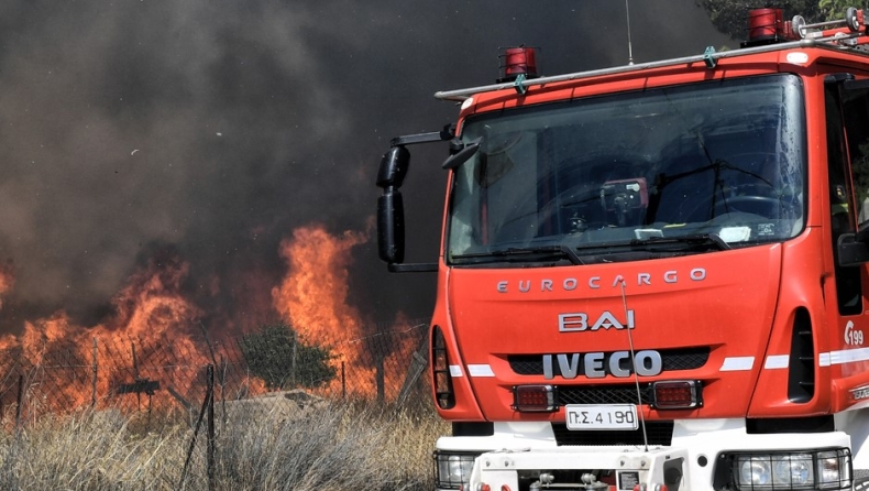 Φωτιά τώρα στο Δαφνί, στο Χαϊδάρι