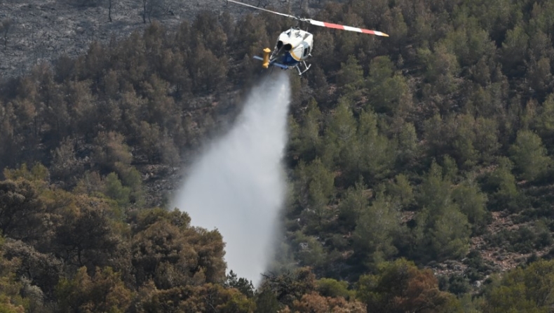 Φωτιά στη Μεσσηνία: Επιχειρούν επίγειες και εναέριες δυνάμεις