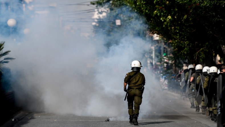 Ζωγράφου: Ένταση στην Πολυτεχνειούπολη, πέτρες στους αστυνομικούς, κυνηγητό και 17 προσαγωγές