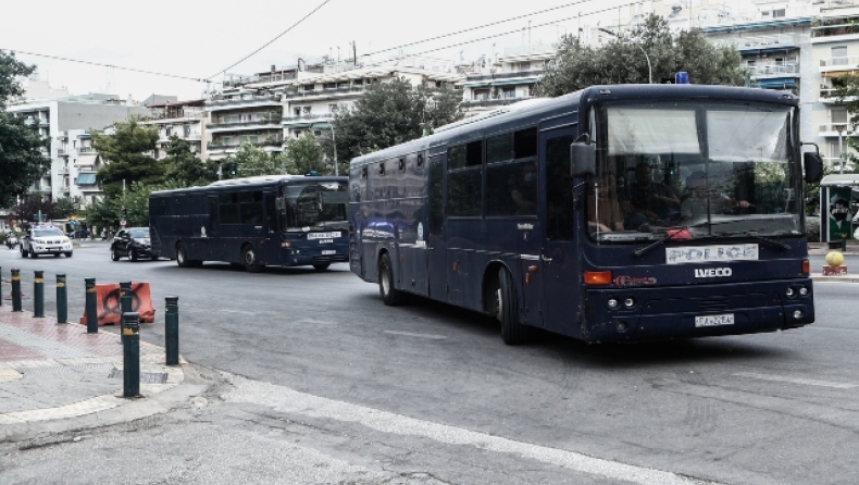 Στον εισαγγελέα τα τρία άτομα που συνελήφθησαν έξω από την OPAP Arena