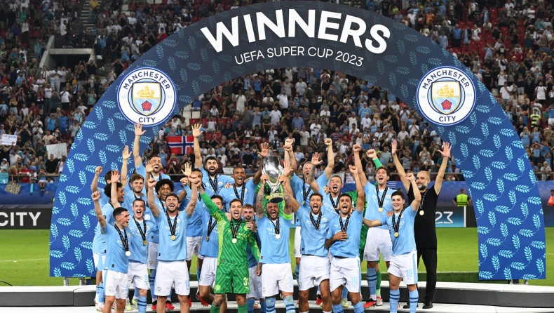 man_city_supercup_trophy