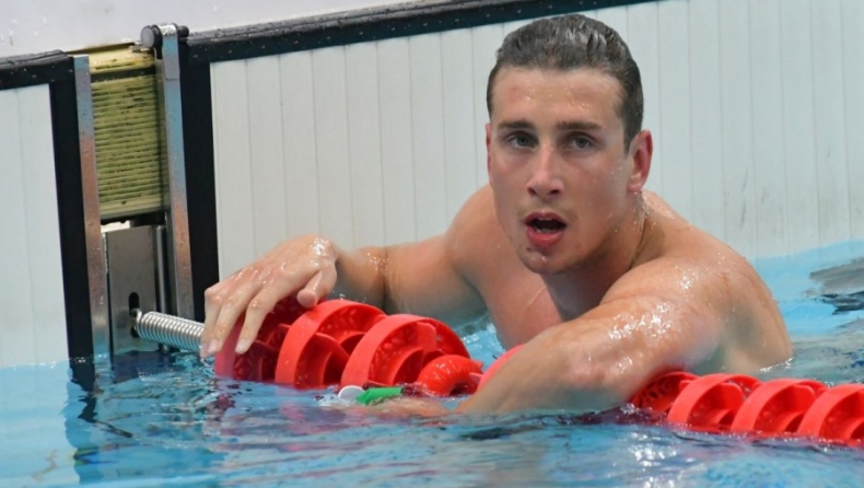 O Κριστιάν Γκολομέεβ στην πισίνα μετά από κούρσα