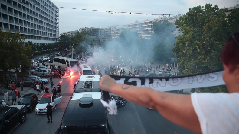 Συγκέντρωση των οπαδών του ΠΑΟΚ στο Μακεδονία Παλλάς