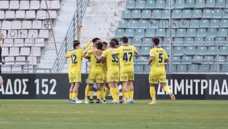 Με όμορφο γκολ ο Σενγκέλια κάνει στο 8' το 1-0 για τον Παναιτωλικό (vid)