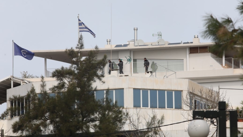 Πυροβολισμοί στη ναυτιλιακή στη Γλυφάδα: Τέσσερις οι νεκροί, ανάμεσά τους και ο δράστης (vid)