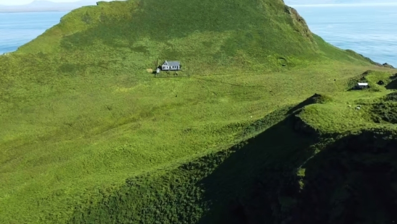 Το πιο μοναχικό σπίτι στον κόσμο: Ο λόγος που δεν επιτρέπονται οι τουρίστες (vid)