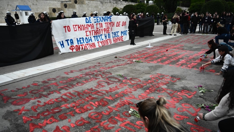 Ξέσπασε o πατέρας θύματος των Τεμπών: «Να βγουν να πουν ότι έκαψαν τα παιδιά μας ζωντανά» (vid)