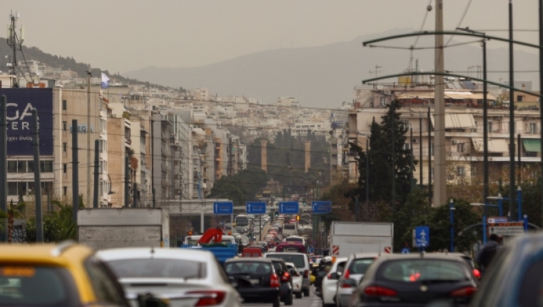 Αλλάζει ξανά ο καιρός αύριο: Κοκτέιλ» με 35αρια, αφρικανική σκόνη, υγρασία και λασποβροχές