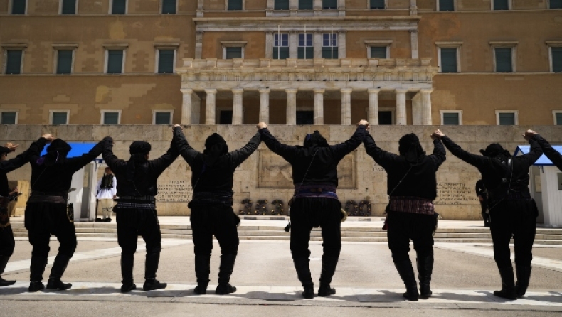 105 χρόνια από την γενοκτονία των Ποντίων: Η προεδρική φρουρά τίμησε με τον δικό της τρόπο τη μνήμη των θυμάτων