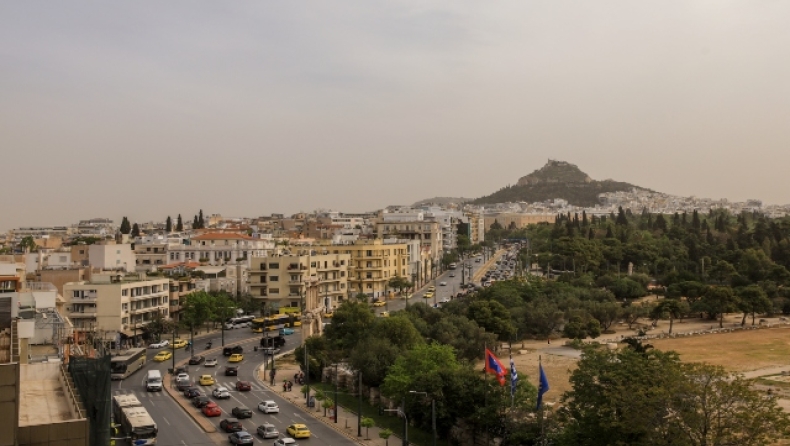 Προειδοποίηση Τσατραφύλλια για ραγδαία αλλαγή του καιρού: «Επιστρέφει η αφρικανική σκόνη και πέφτει η θερμοκρασία»