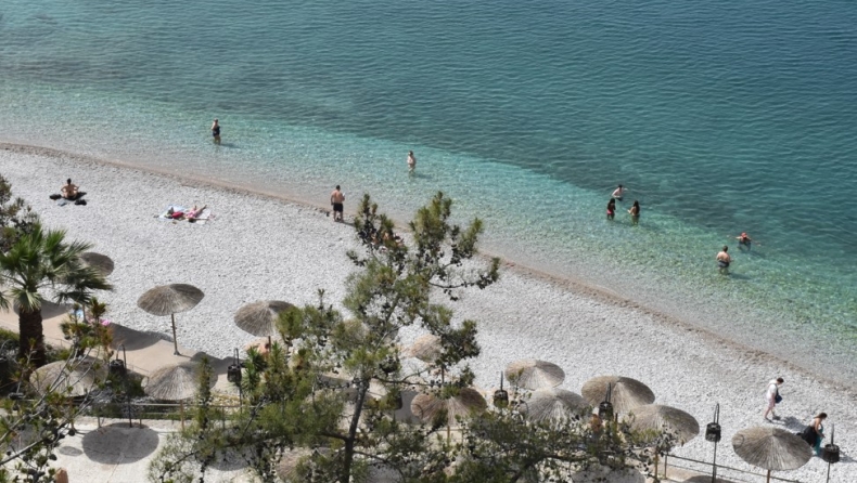 Kαλοκαίρι αύριο με θερμοκρασίες ως 35 βαθμούς Κελσίου: Τι είναι το θερμικό ridge που φέρνει ζέστη (vid)