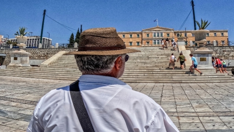 Σε πορτοκαλί συναγερμό η χώρα για τον καύσωνα: Θα μείνει στην ιστορία η εβδομάδα που ξεκινά