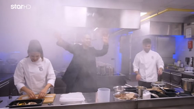 Παίκτης του MasterChef κόντεψε να κάψει την κουζίνα: Χάθηκε στους καπνούς ο Κοντιζάς (vid)