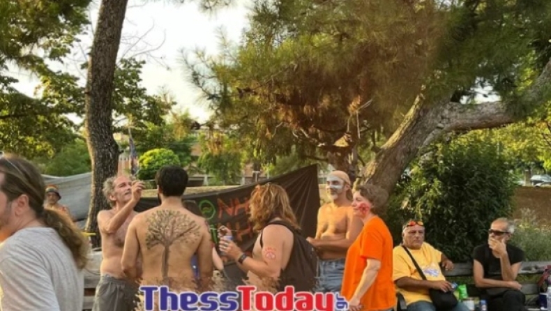 Γέμισε γυμνούς ποδηλάτες η Θεσσαλονίκη: Δεκάδες άτομα διαδήλωσαν για ένα «ελεύθερο σώμα» (vid)