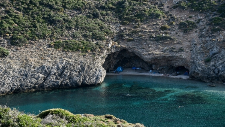 Εύβοια: Πέντε βλήματα πολέμου βρέθηκαν σε δημοφιλή παραλία