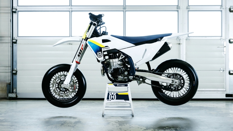 Husqvarna FS 450 2025: Το Supermoto ζει και βασιλεύει (vid)