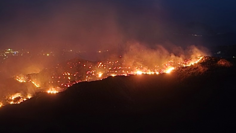Δύσκολη η κατάσταση στην πυρκαγιά στην Κω: Συνεχίζεται η μάχη των πυροσβεστικών δυνάμεων