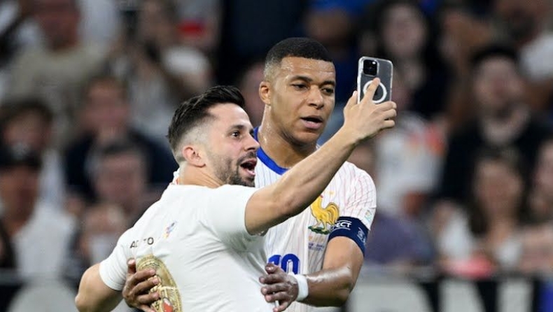 mbappe_gallia_selfie