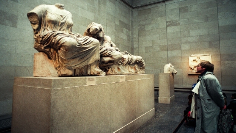 «Να μοιραστούν τα Γλυπτά του Παρθενώνα με την Ελλάδα»: Τι λέει ο πρώην επικεφαλής του Βρετανικού Μουσείου 