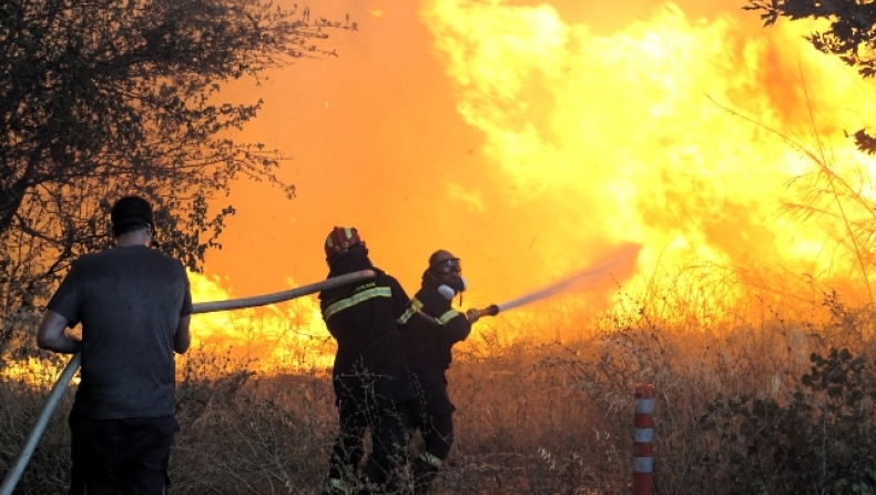 Τι είναι οι χαοτικές κηλιδώσεις που επιταχύνουν την εξάπλωση της φωτιάς στην Αττική (vid)